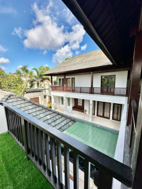 The 8 Bedroom Golden and Big Villa in Seminyak